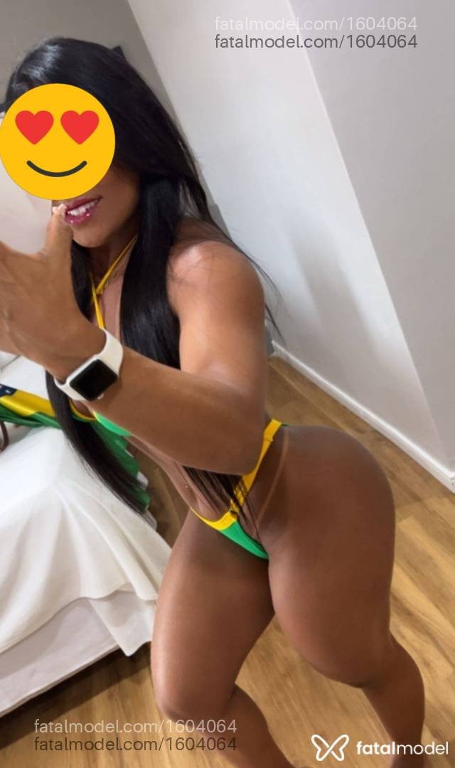 Acompanhante mulher morena (o) de olhos mel - Felícia Fênix