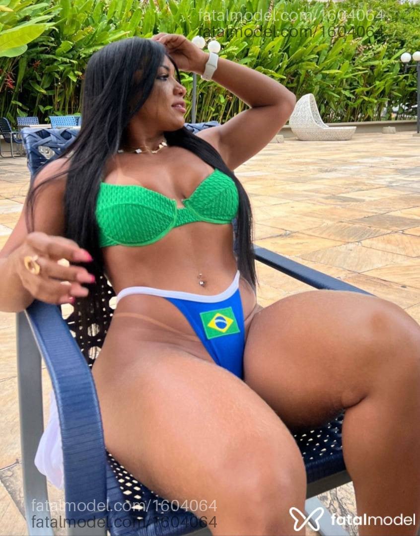 Acompanhante mulher morena (o) de olhos mel - Felícia Fênix