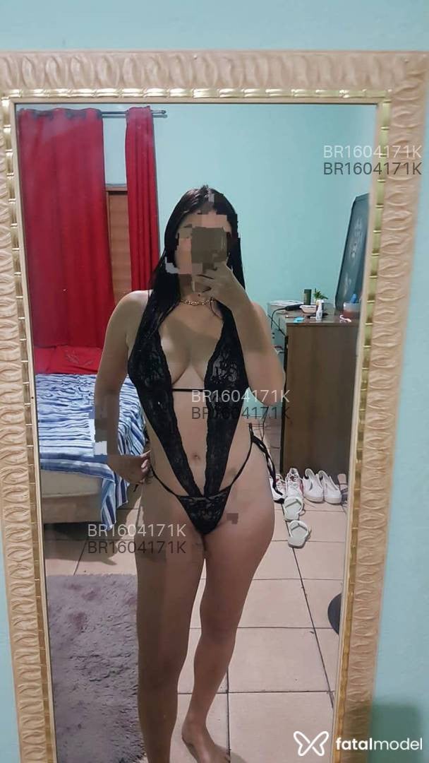 Acompanhante mulher morena (o) de olhos castanhos em Pirassununga Acompanhante mulher morena (o) de olhos castanhos em Pirassununga - Estella lima