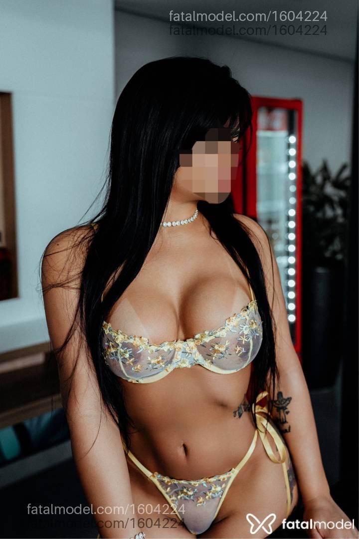 Acompanhante mulher morena (o) de olhos pretos em Pato Branco - Tayná