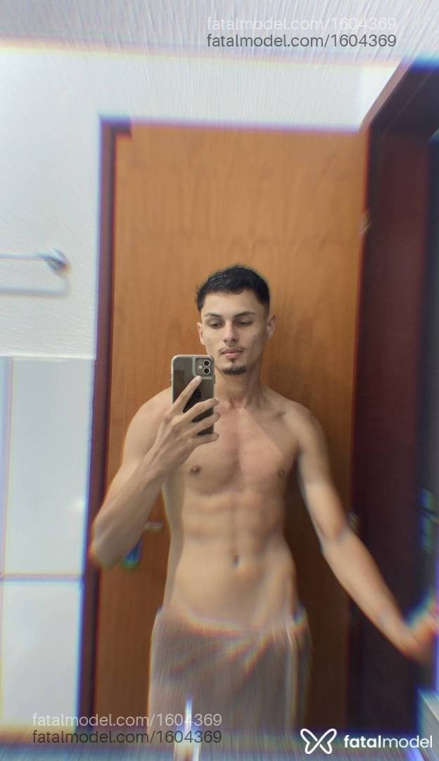 Acompanhante homem morena (o) de olhos castanhos - Victor