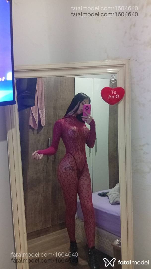 Acompanhante mulher trans com cabelo castanho de olhos castanhos - Morena