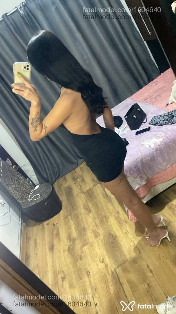 Acompanhante mulher trans com cabelo castanho de olhos castanhos - Morena
