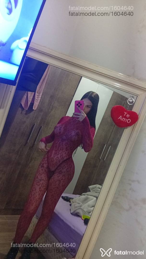 Acompanhante mulher trans com cabelo castanho de olhos castanhos - Morena