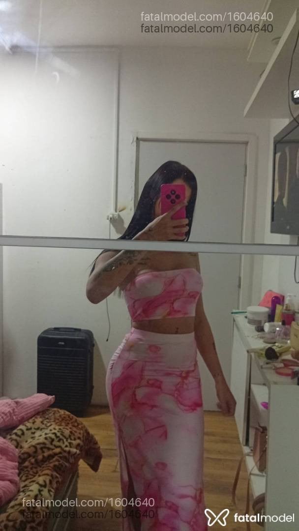 Acompanhante mulher trans com cabelo castanho de olhos castanhos em Porto Alegre - Morena