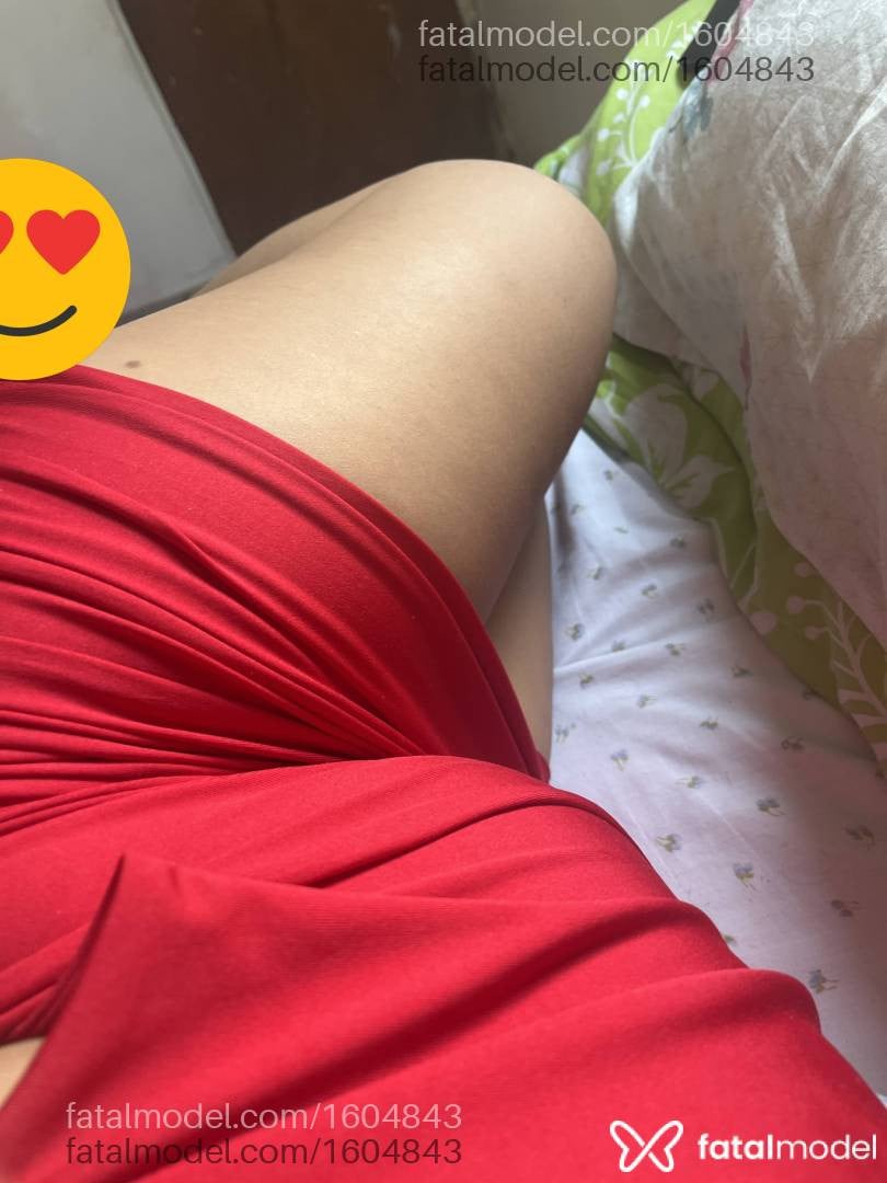 Acompanhante mulher com cabelo castanho de olhos castanhos - Allanya Dias