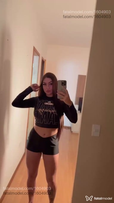 Acompanhante mulher com cabelo castanho de olhos castanhos em Ijuí - Ana Carolina