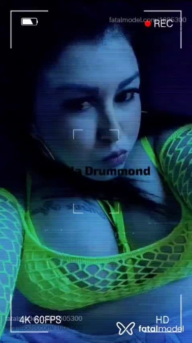Acompanhante mulher morena (o) de olhos mel - Sophia Mirella Acompanhante mulher morena (o) de olhos mel - Sophia Mirella