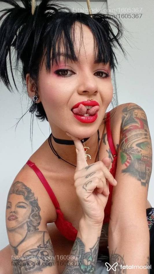 Acompanhante mulher morena (o) de olhos mel em Brusque - Queenkimi