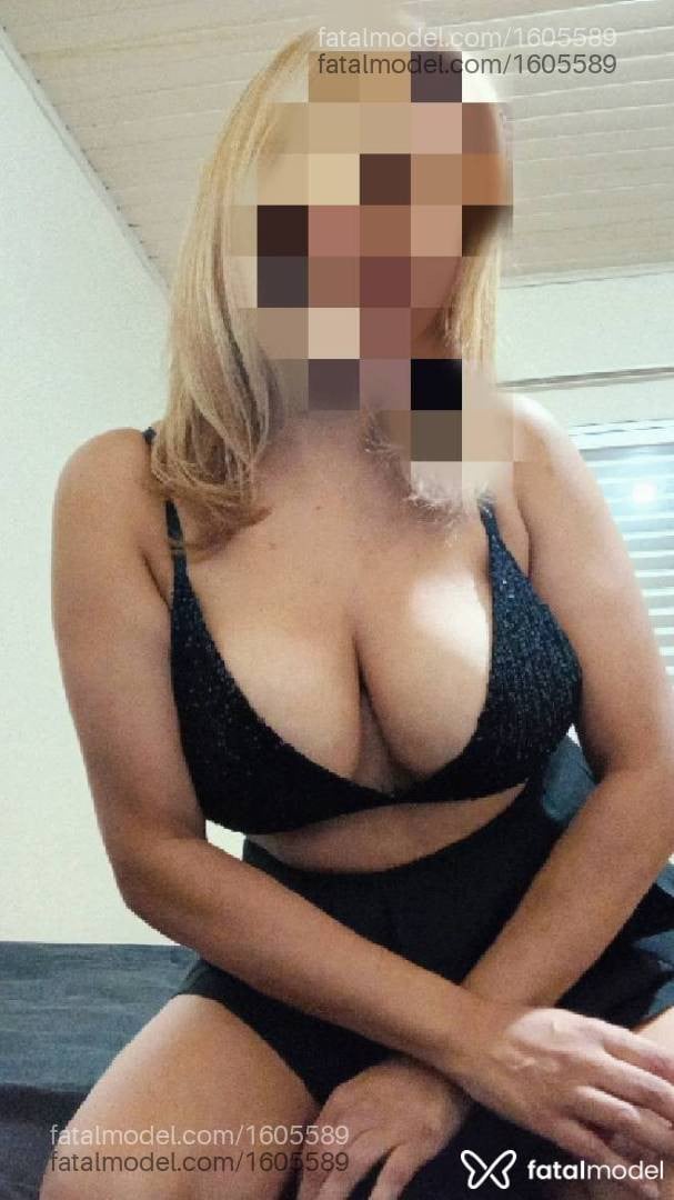 Acompanhante mulher loira (o) de olhos castanhos em Campos Novos - Mel lima