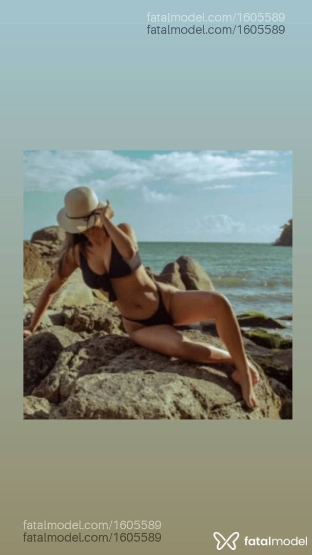 Acompanhante mulher loira (o) de olhos castanhos - Mel lima