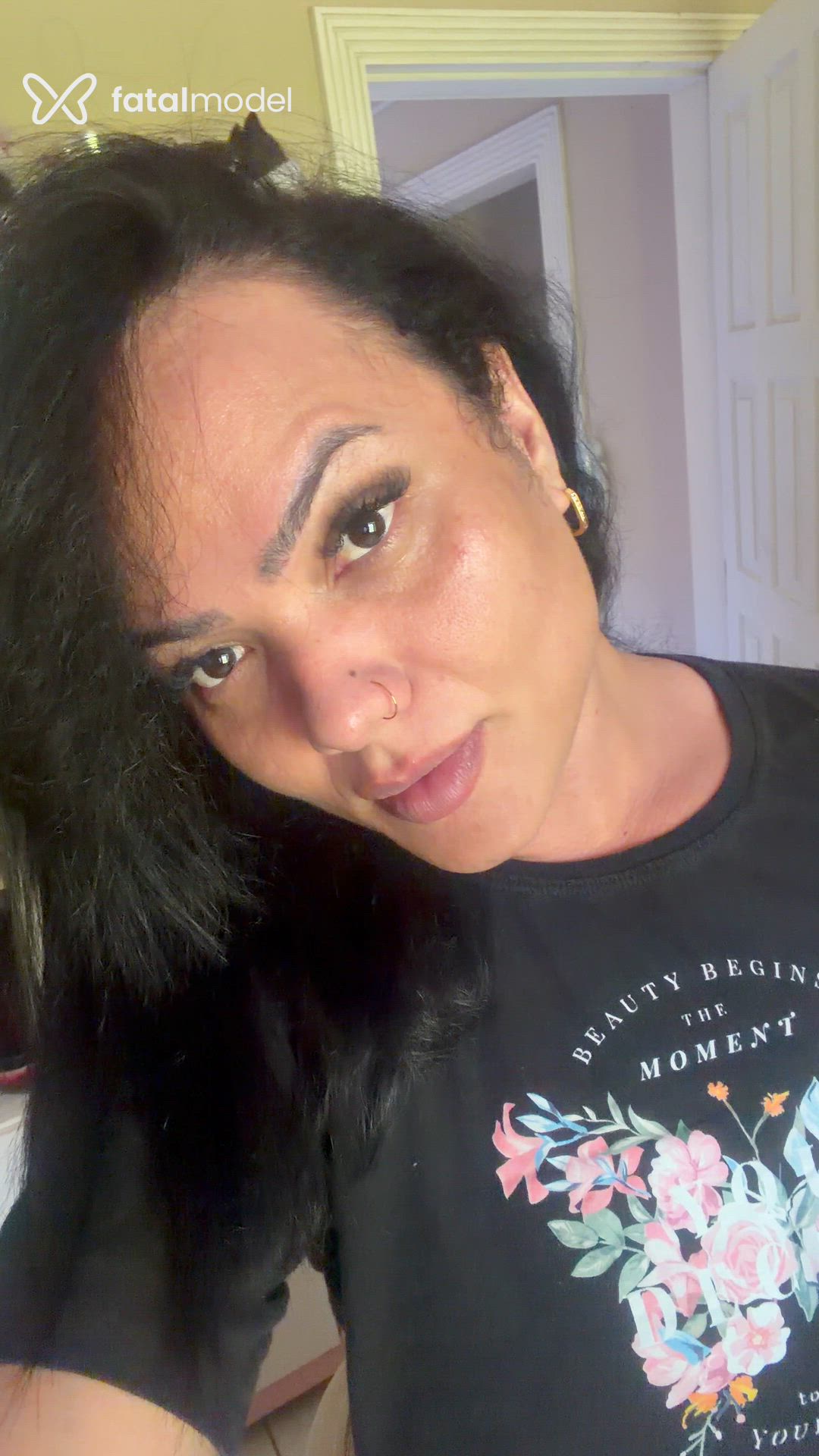 Acompanhante mulher morena (o) de olhos castanhos - Amandiinha