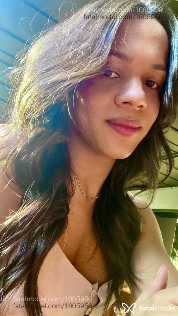 Acompanhante travesti com cabelo castanho de olhos castanhos - Amanda Borges