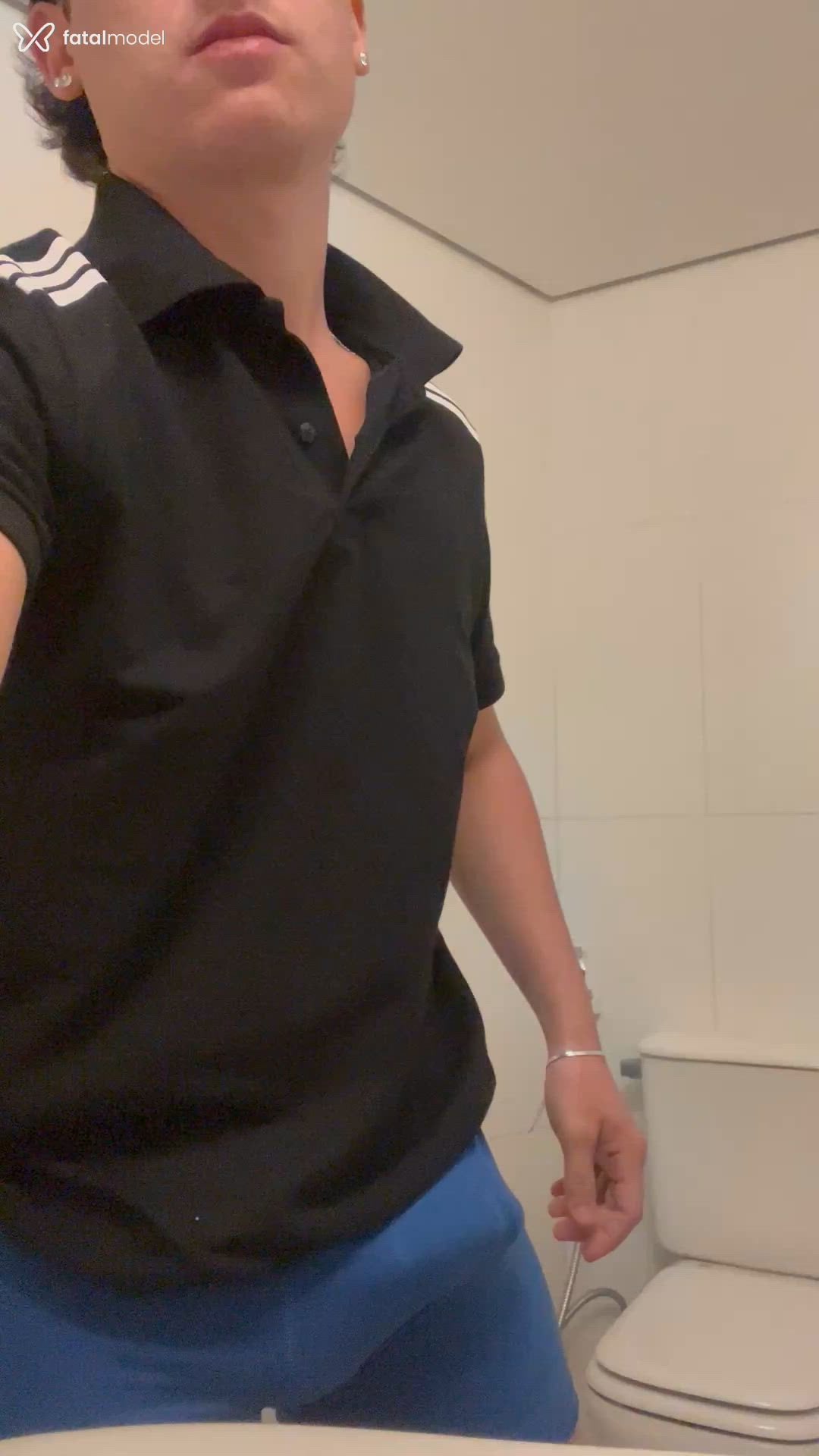 Acompanhante homem com cabelo castanho de olhos castanhos - Bernardo Horta Acompanhante homem com cabelo castanho de olhos castanhos - Bernardo Horta