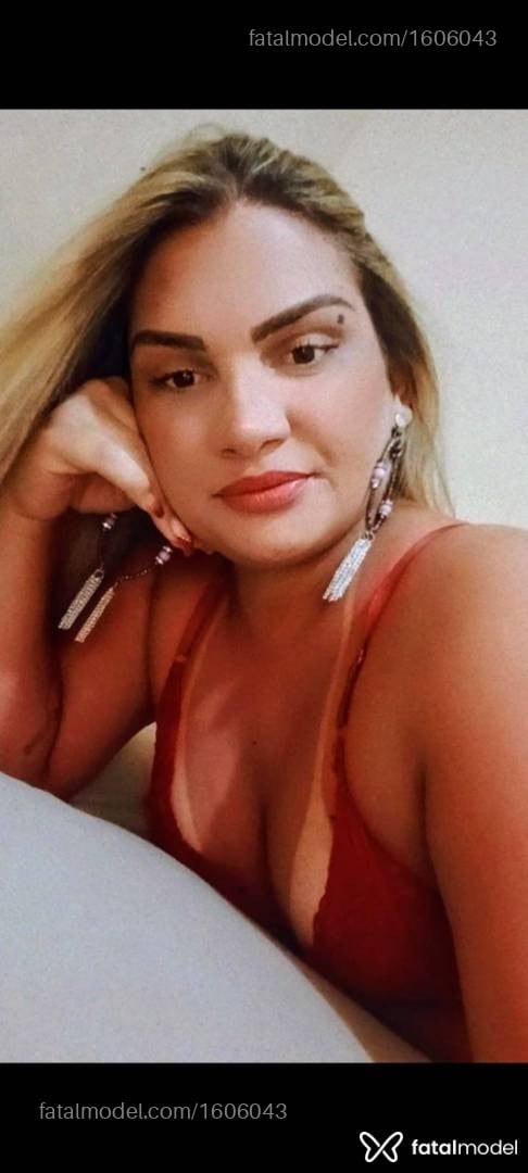 Acompanhante mulher trans loira (o) de olhos mel - Rafaella Lima