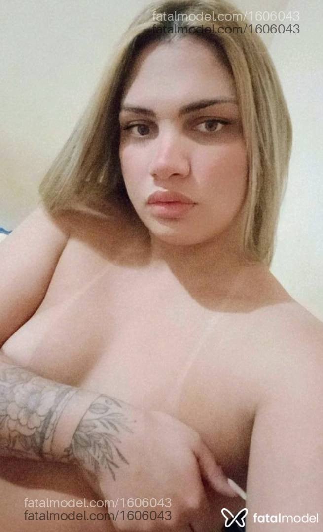 Acompanhante mulher trans loira (o) de olhos mel - Rafaella Lima