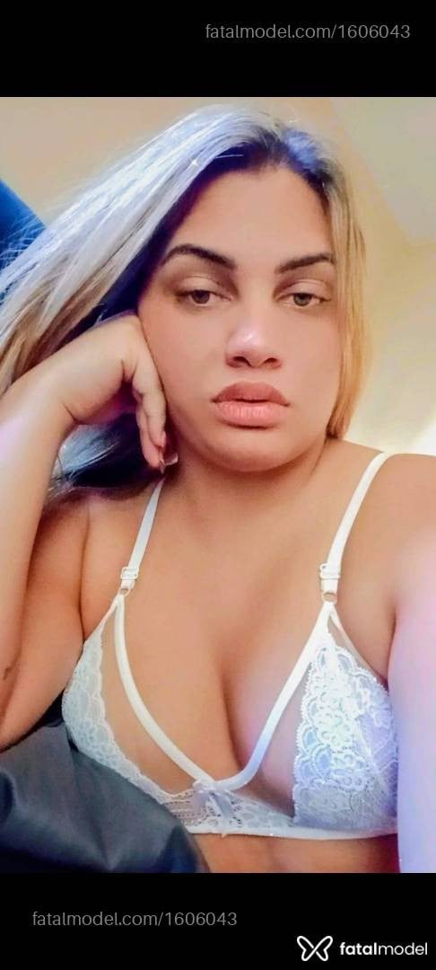 Acompanhante mulher trans loira (o) de olhos mel - Rafaella Lima