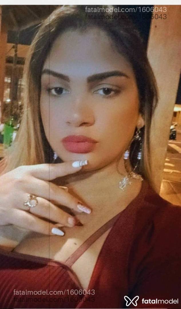 Acompanhante mulher trans loira (o) de olhos mel - Rafaella Lima
