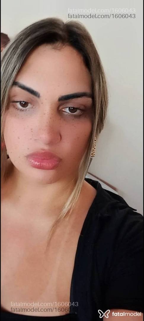 Acompanhante mulher trans loira (o) de olhos mel - Rafaella Lima
