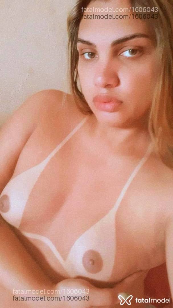 Acompanhante mulher trans loira (o) de olhos mel - Rafaella Lima