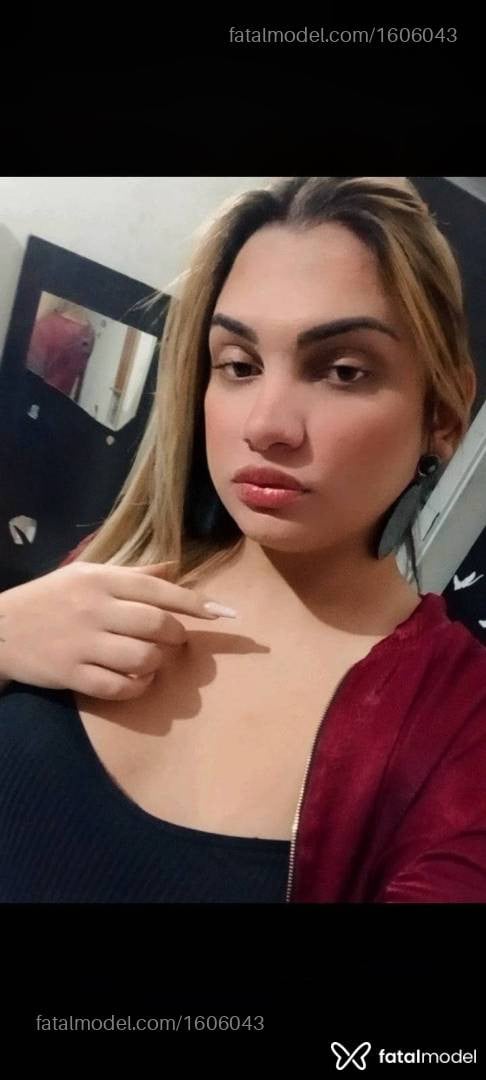 Acompanhante mulher trans loira (o) de olhos mel - Rafaella Lima
