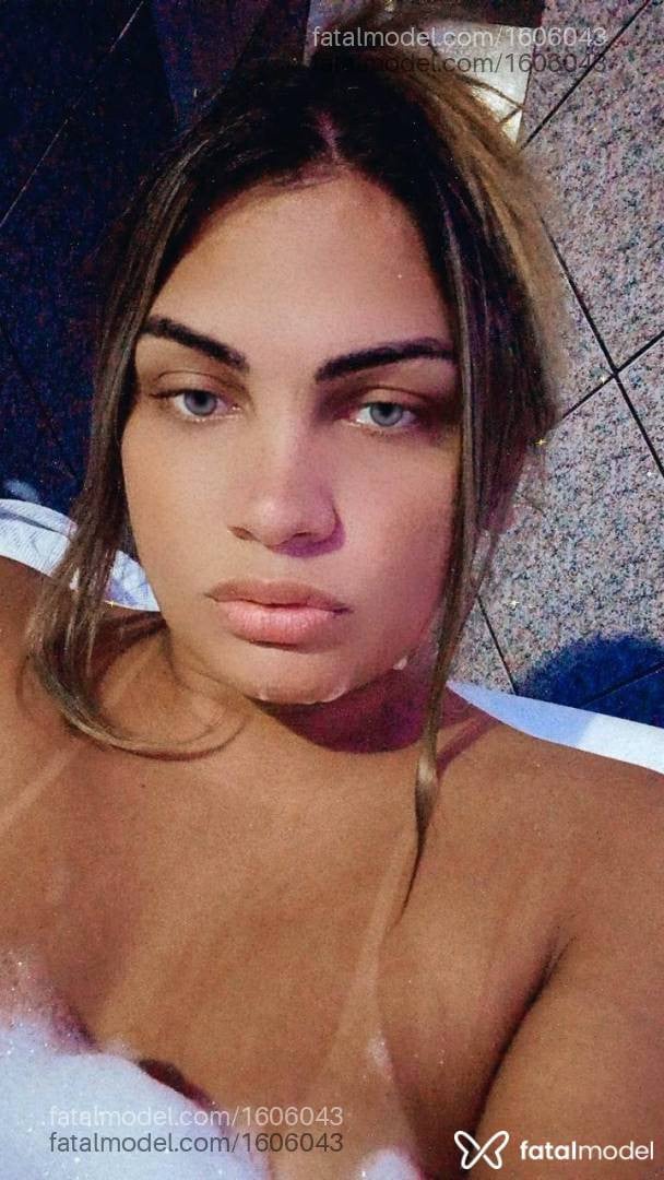 Acompanhante mulher trans loira (o) de olhos mel - Rafaella Lima