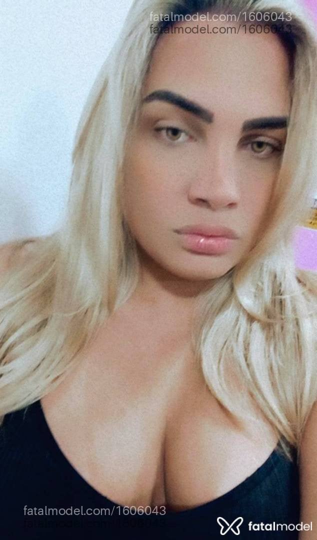 Acompanhante mulher trans loira (o) de olhos mel - Rafaella Lima