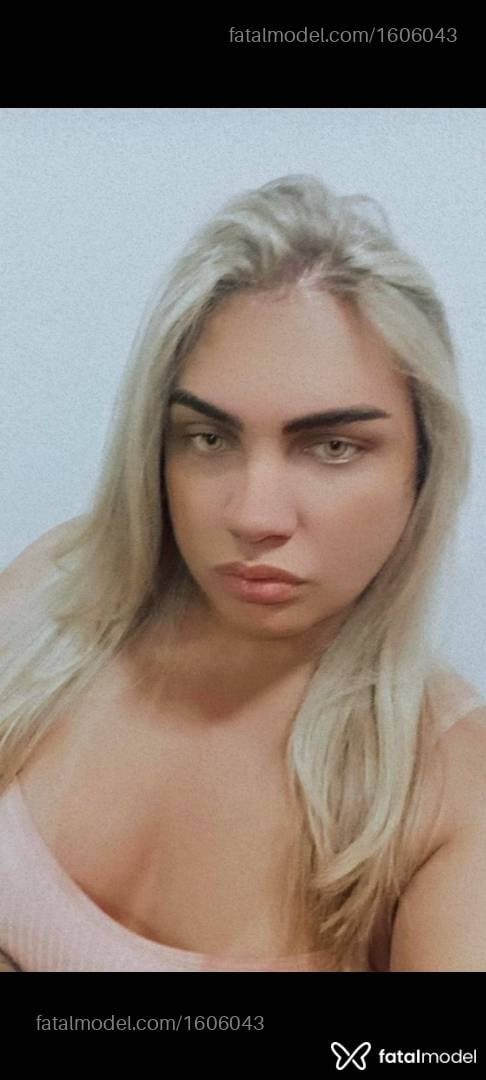 Acompanhante mulher trans loira (o) de olhos mel - Rafaella Lima