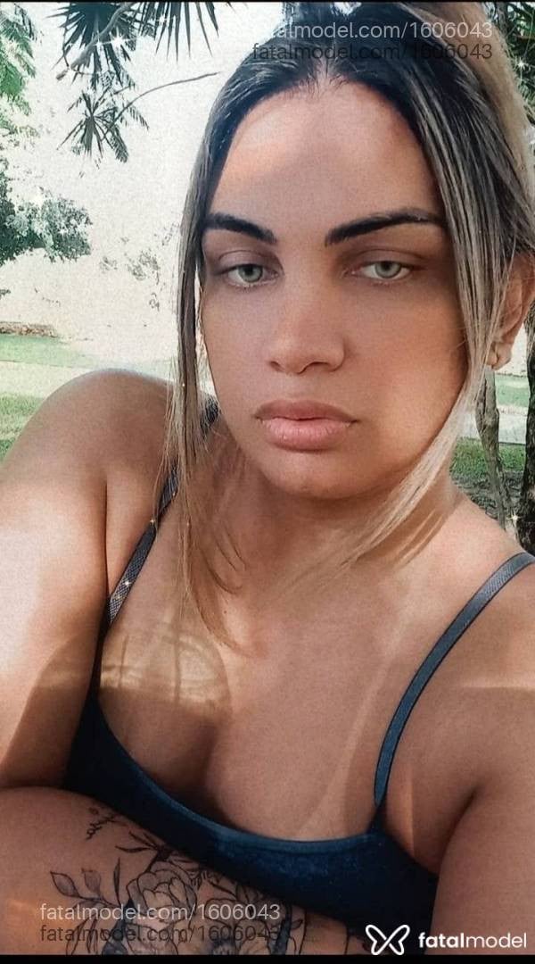 Acompanhante mulher trans loira (o) de olhos mel - Rafaella Lima