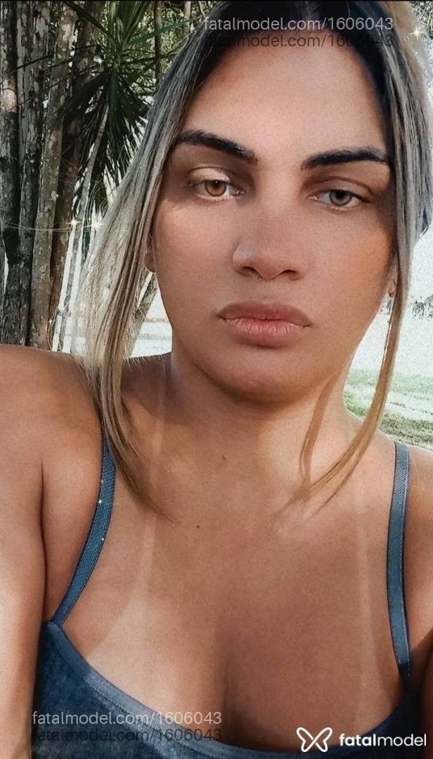 Acompanhante mulher trans loira (o) de olhos mel - Rafaella Lima