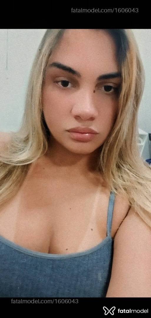 Acompanhante mulher trans loira (o) de olhos mel - Rafaella Lima