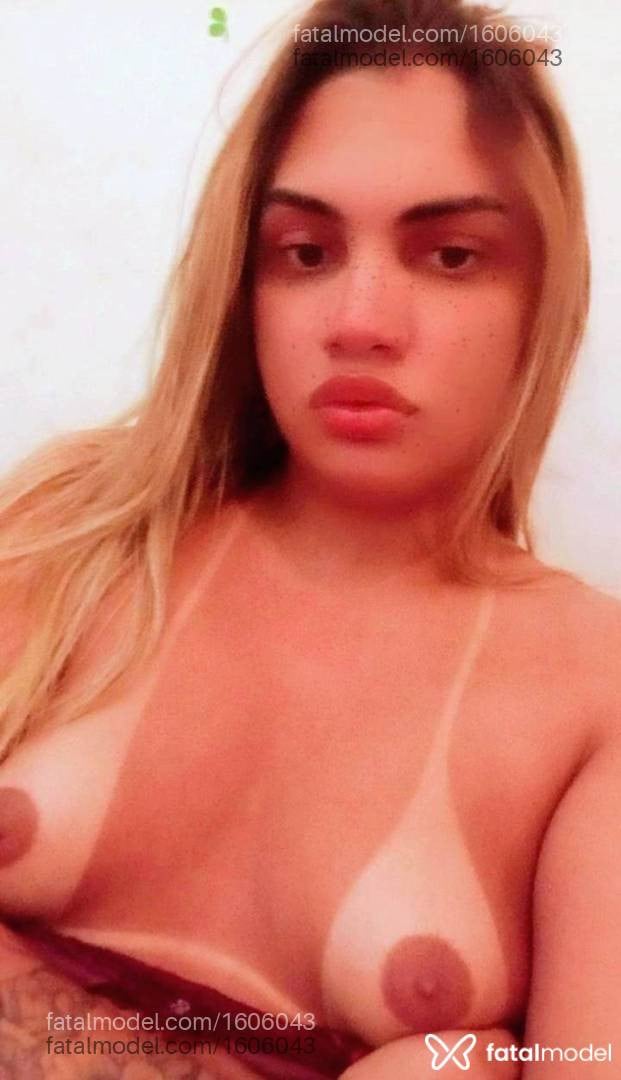 Acompanhante mulher trans loira (o) de olhos mel - Rafaella Lima