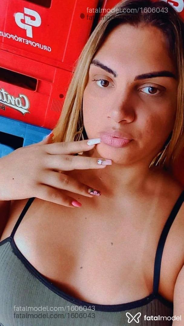 Acompanhante mulher trans loira (o) de olhos mel - Rafaella Lima
