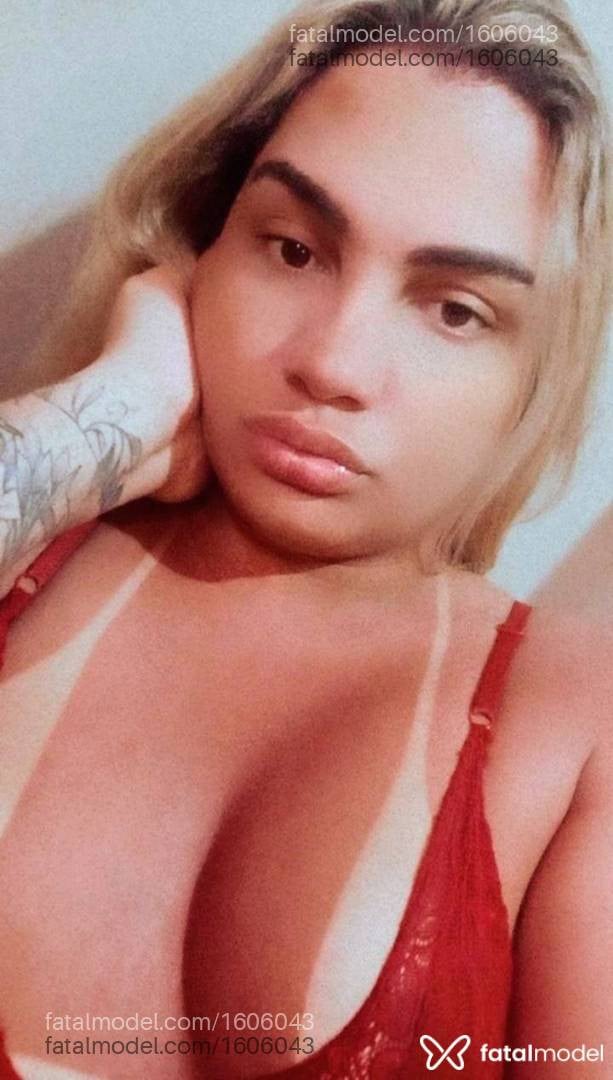 Acompanhante mulher trans loira (o) de olhos mel - Rafaella Lima