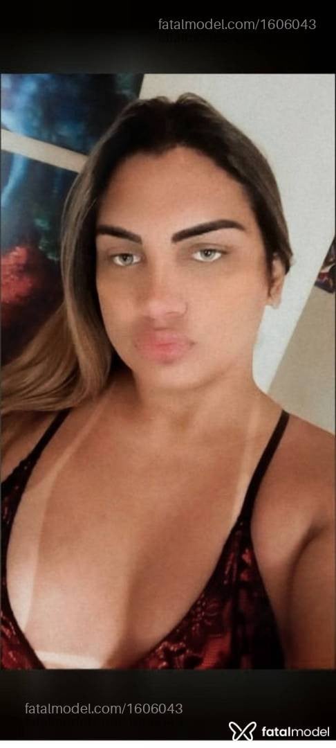 Acompanhante mulher trans loira (o) de olhos mel - Rafaella Lima