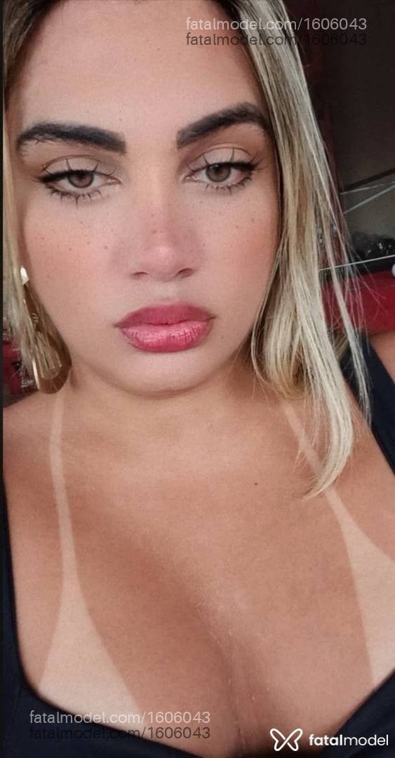 Acompanhante mulher trans loira (o) de olhos mel - Rafaella Lima