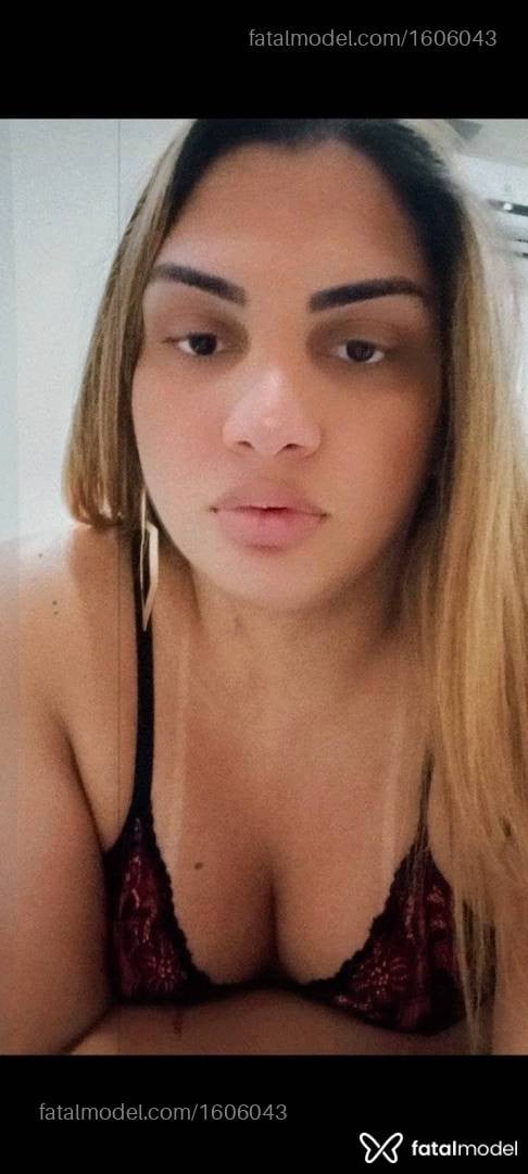 Acompanhante mulher trans loira (o) de olhos mel - Rafaella Lima