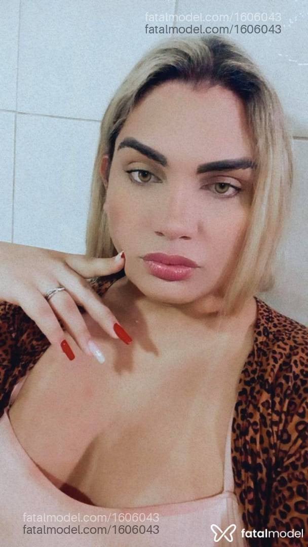 Acompanhante mulher trans loira (o) de olhos mel - Rafaella Lima