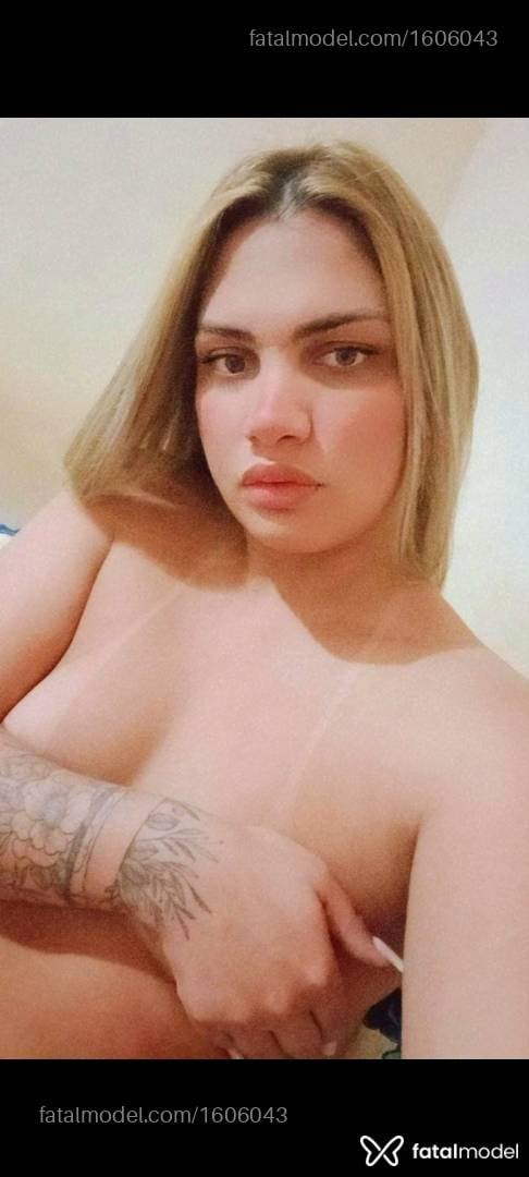 Acompanhante mulher trans loira (o) de olhos mel - Rafaella Lima