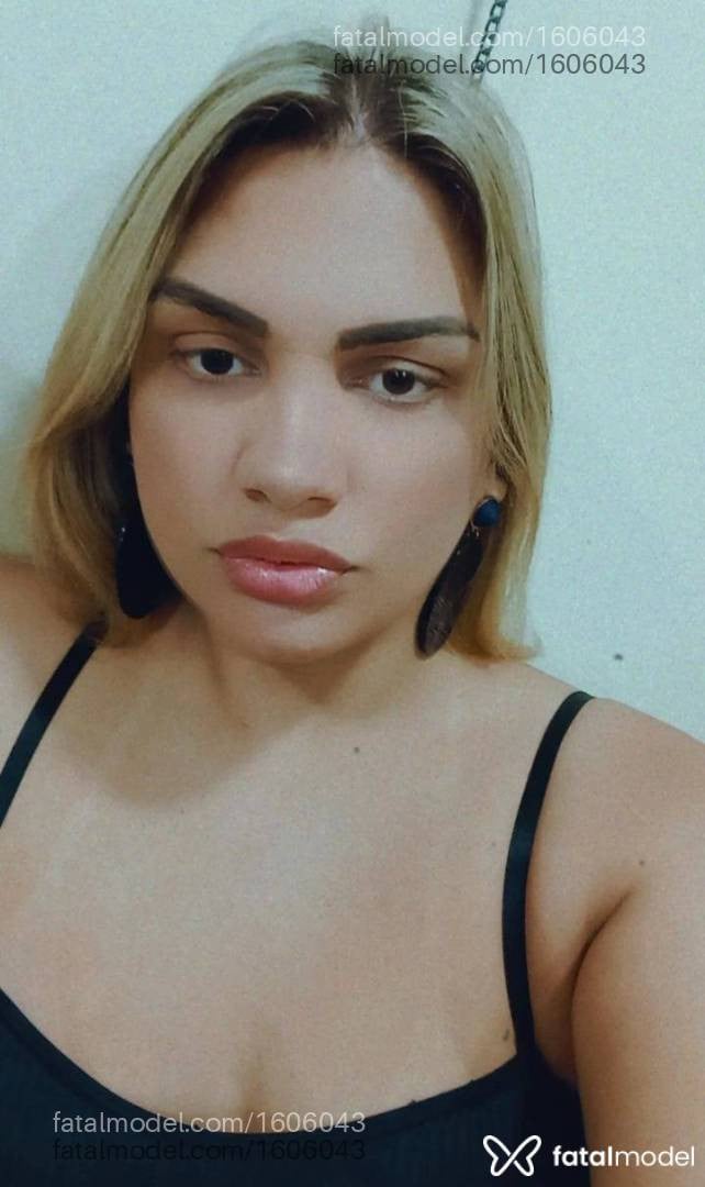 Acompanhante mulher trans loira (o) de olhos mel - Rafaella Lima