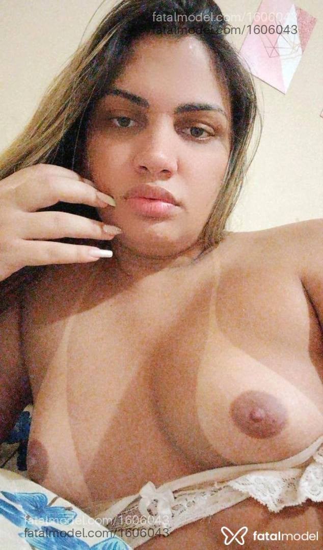 Acompanhante mulher trans loira (o) de olhos mel - Rafaella Lima