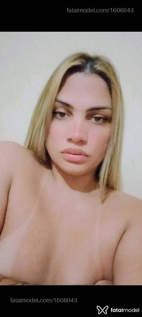 Acompanhante mulher trans loira (o) de olhos mel - Rafaella Lima