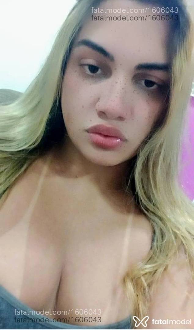 Acompanhante mulher trans loira (o) de olhos mel - Rafaella Lima