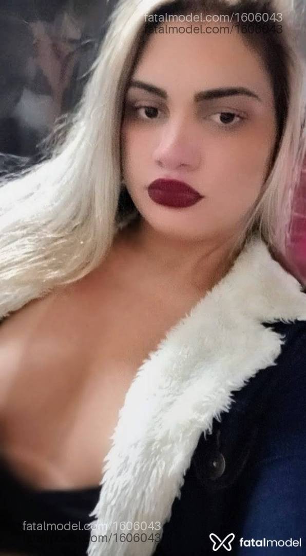 Acompanhante mulher trans loira (o) de olhos mel - Rafaella Lima