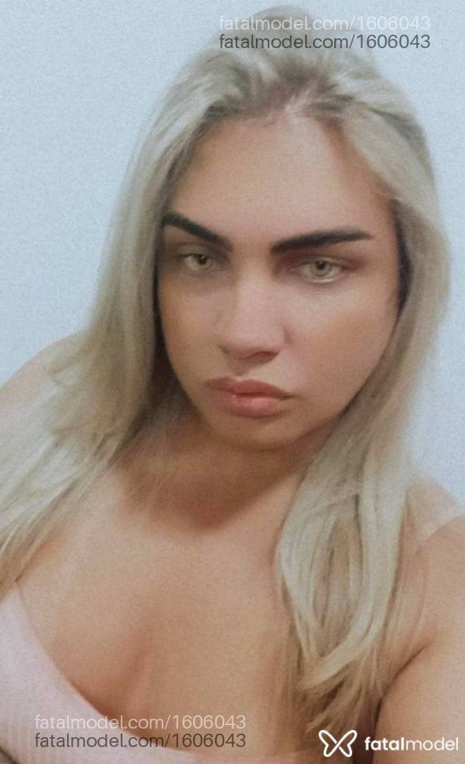 Acompanhante mulher trans loira (o) de olhos mel - Rafaella Lima
