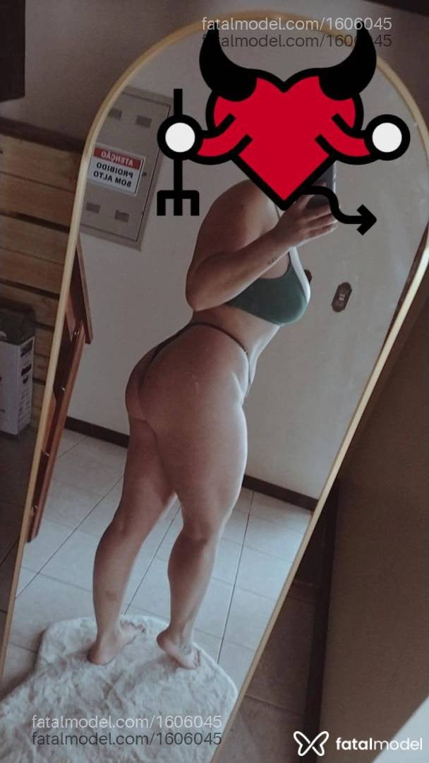 Acompanhante mulher com cabelo castanho de olhos castanhos - Caroline Ferracine