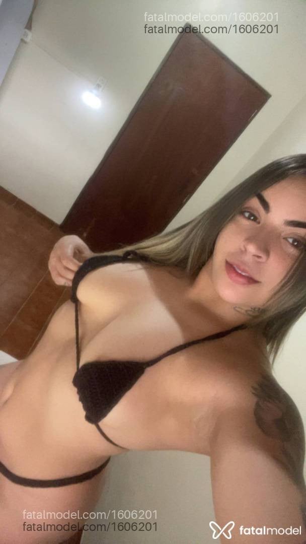 Acompanhante mulher loira (o) de olhos castanhos - Larissa lins