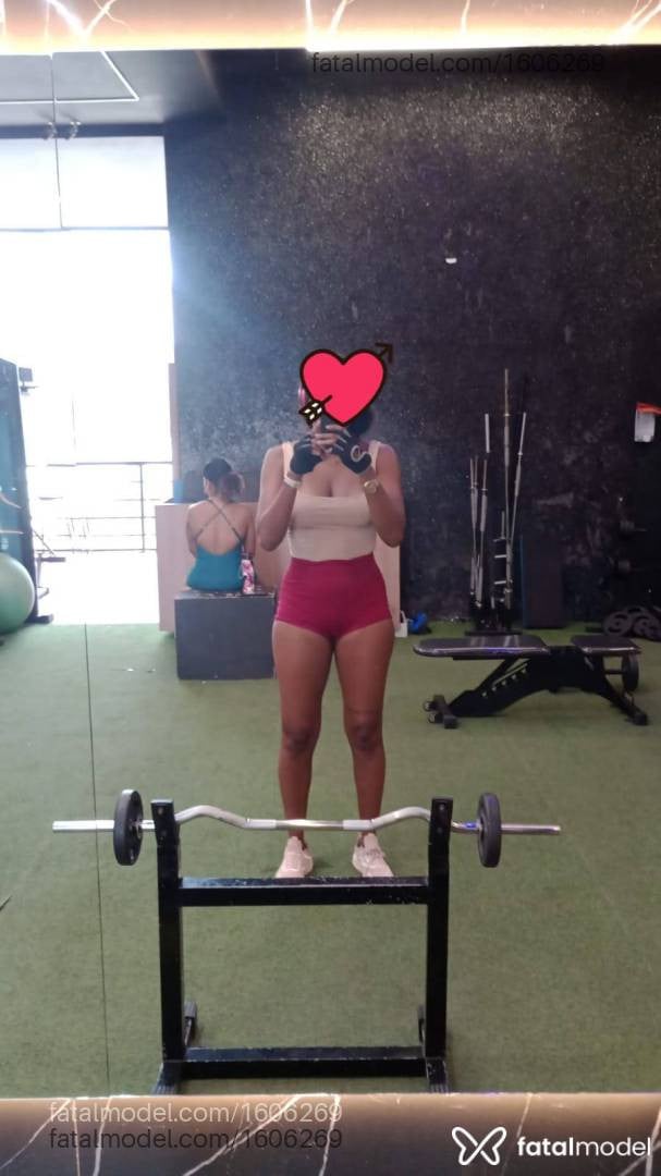 Acompanhante mulher morena (o) de olhos castanhos - Pétala Indígena