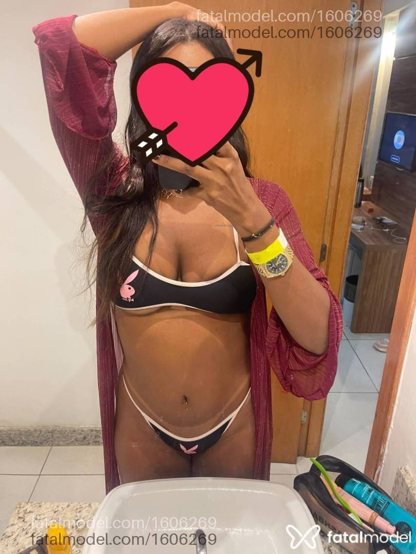 Acompanhante mulher morena (o) de olhos castanhos - Pétala Indígena
