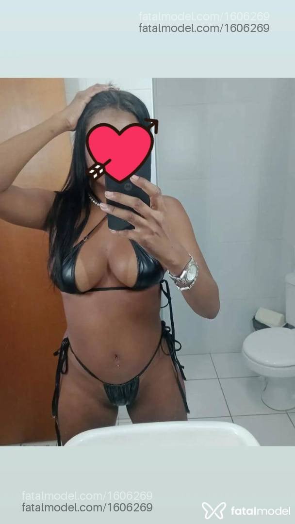 Acompanhante mulher morena (o) de olhos castanhos - Pétala Indígena